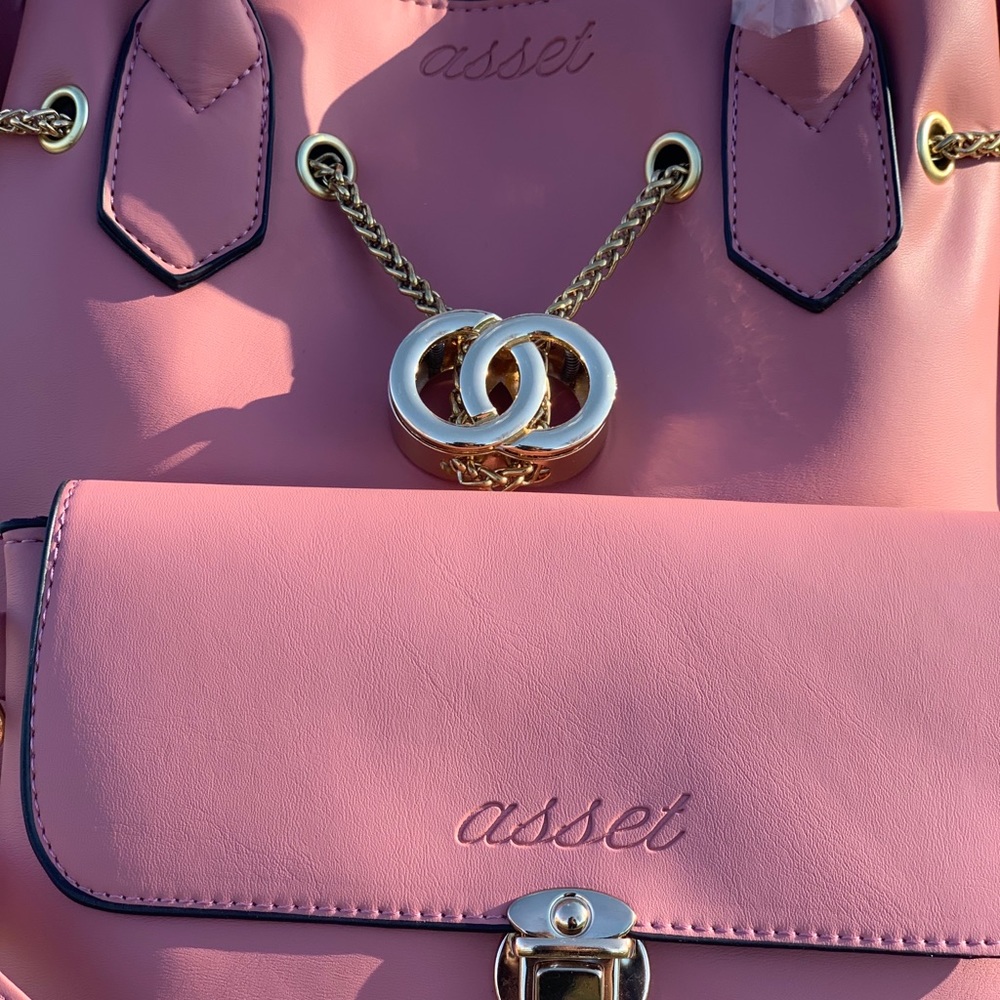 Assets Infinity handbag. - Picture 8 of 8